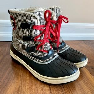 SOREL Tivoli Houndstooth Waterproof
Red Lace Duck Rain Boot size 10